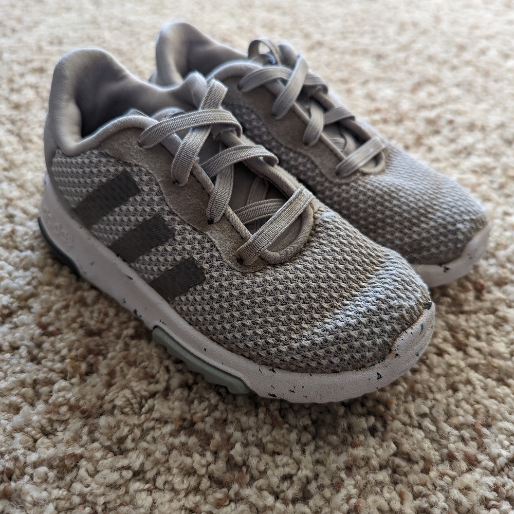 9T Adidas Tennis Shoes
